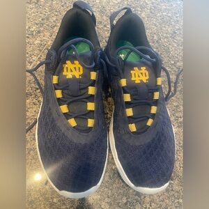 NOTRE DAME FIGHTING IRISH MENS SHOES 9.5 brand new perfect condition